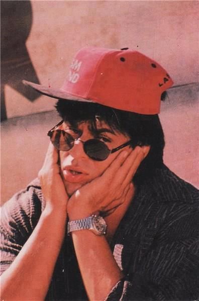 Shahrukh khan in 90s was something else; a thread of pure beauty