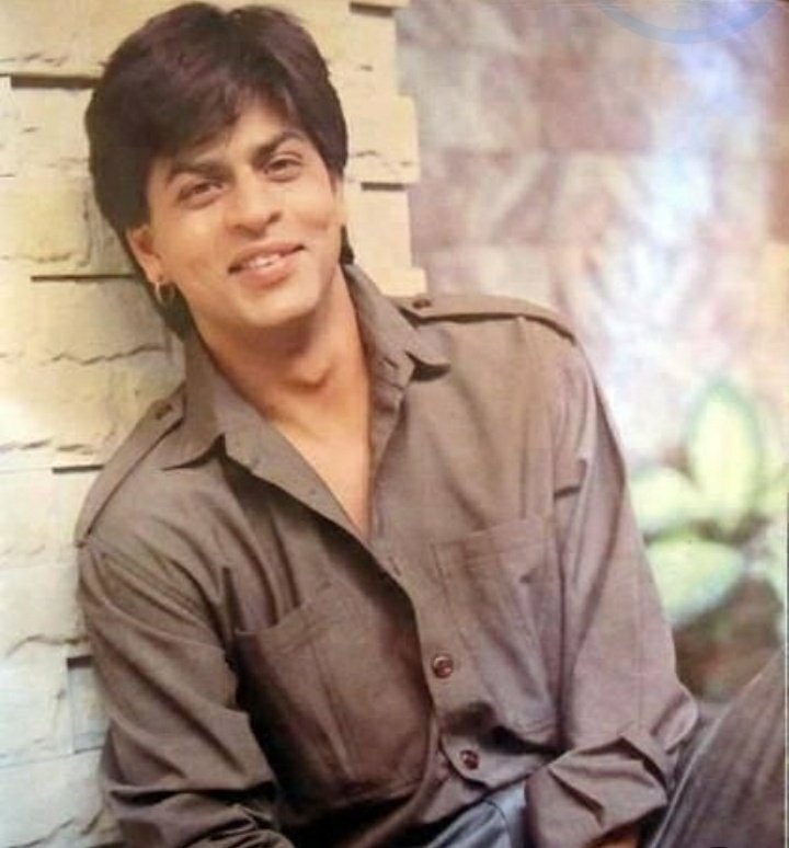 Shahrukh khan in 90s was something else; a thread of pure beauty