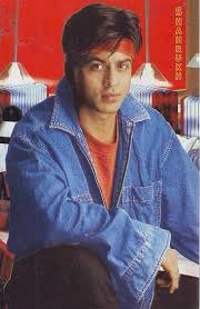 Shahrukh khan in 90s was something else; a thread of pure beauty