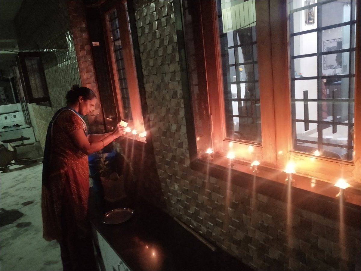 MuljiThakkar's tweet photo. આજ દિવાળી કાલ દિવાળી શ્રી રામ ઘેર પધાર્યા તો રોજ દિવાળી આ અમૂલ્ય લાવો આપવા બદલ શ્રીરામ ભક્ત @narendramodi જી નો ખૂબ ખૂબ આભાર #जयश्रीराम #पघारो_राम_अयोघया_धाम @AmitShah @myogiadityanath @PMOIndia @vijayrupanibjp @CRPaatil @VinodChavdaBJP @sanghaviharsh https://t.co/WMVti8EqPg