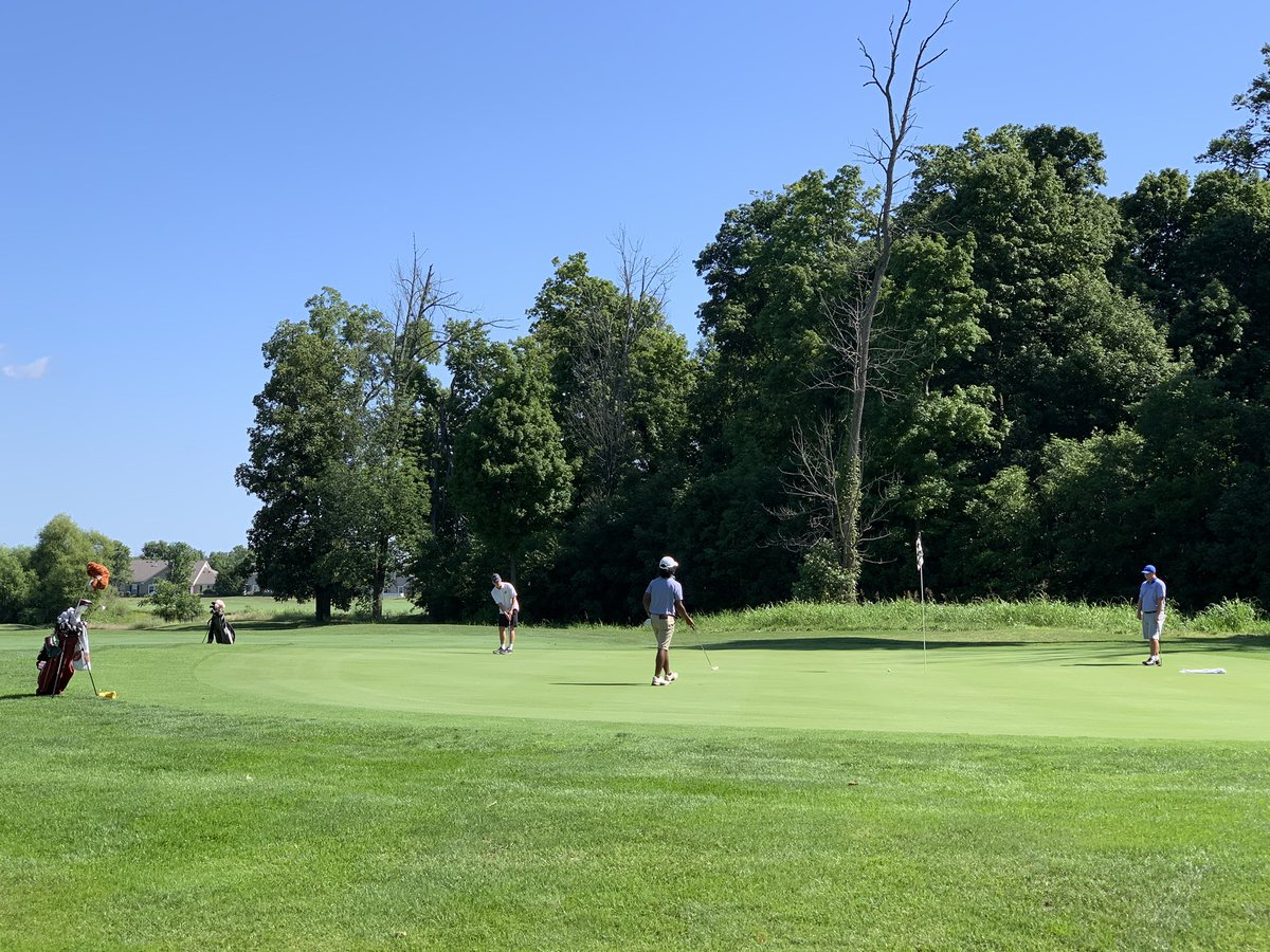 baronsgolf1's tweet photo. BV golf kicked off the season at westchester golf club today for the first MSL tournament. Go barons! https://t.co/hltg350VDU