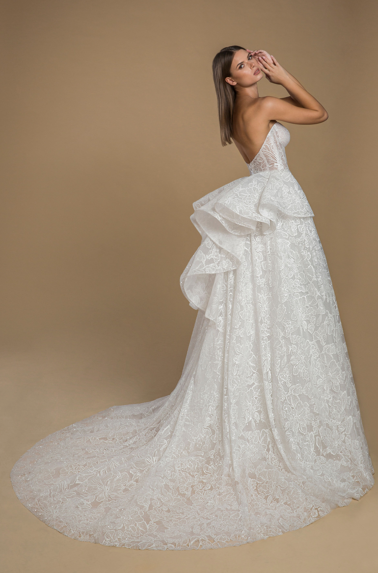 pninatornai's tweet photo. The NEW 2021 #LOVEbyPninaTornai Collection is available @KleinfeldBridal! Click the link to make an appointment for my next trunk show from August 27th - September 6th.
Book: https://t.co/USvqG5U4QL
Gown: #Style14841
Photo: Dvir Kahlon
MUA: Ortal Elimeleh
Hair: Benjamin Ruimi https://t.co/X1GsxsBKr2