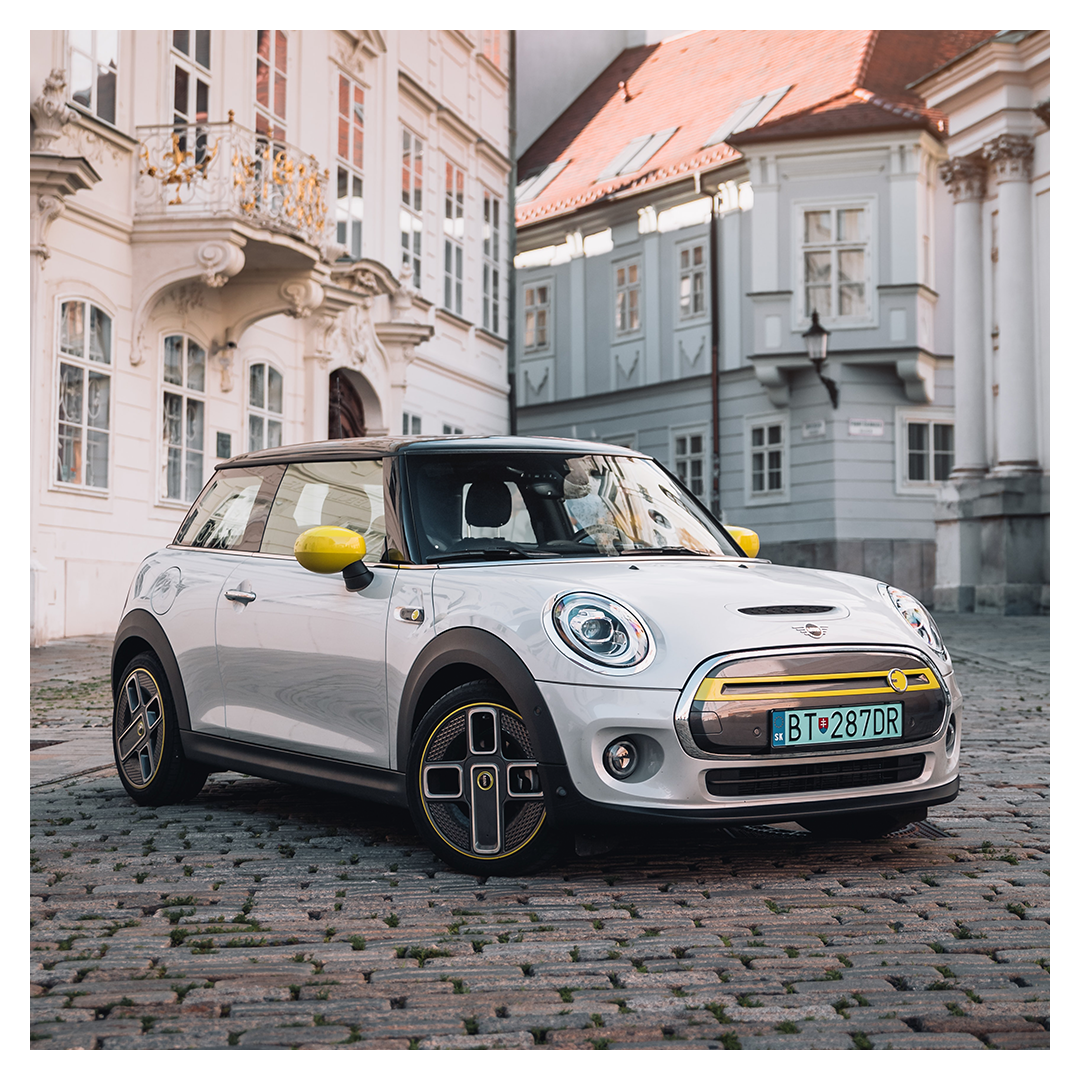 LoadshareInc's tweet photo. STYLISH, FUN, AFFORDABLE - 2020 Mini Cooper SE

🚗 Up to 177 km electric range per full charge
🔌 35 minutes DC quick charge to 80%
🔋 32 kWh battery capacity
💲starts at CAD$39,990

#ev https://t.co/NCpwleI0Bi