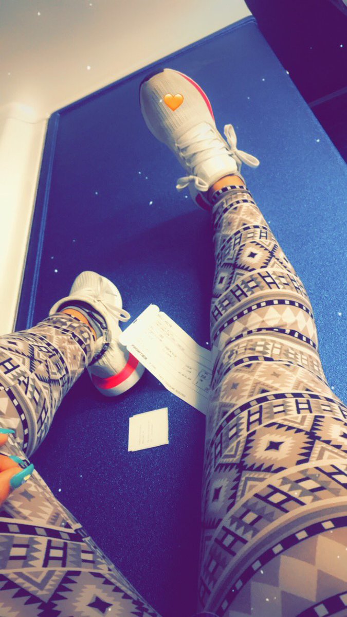 bigbootygem's tweet photo. Bye Vegas... Hello Chicago 
Finally bck home 🤘🏽🖤 https://t.co/d9BAYekN95