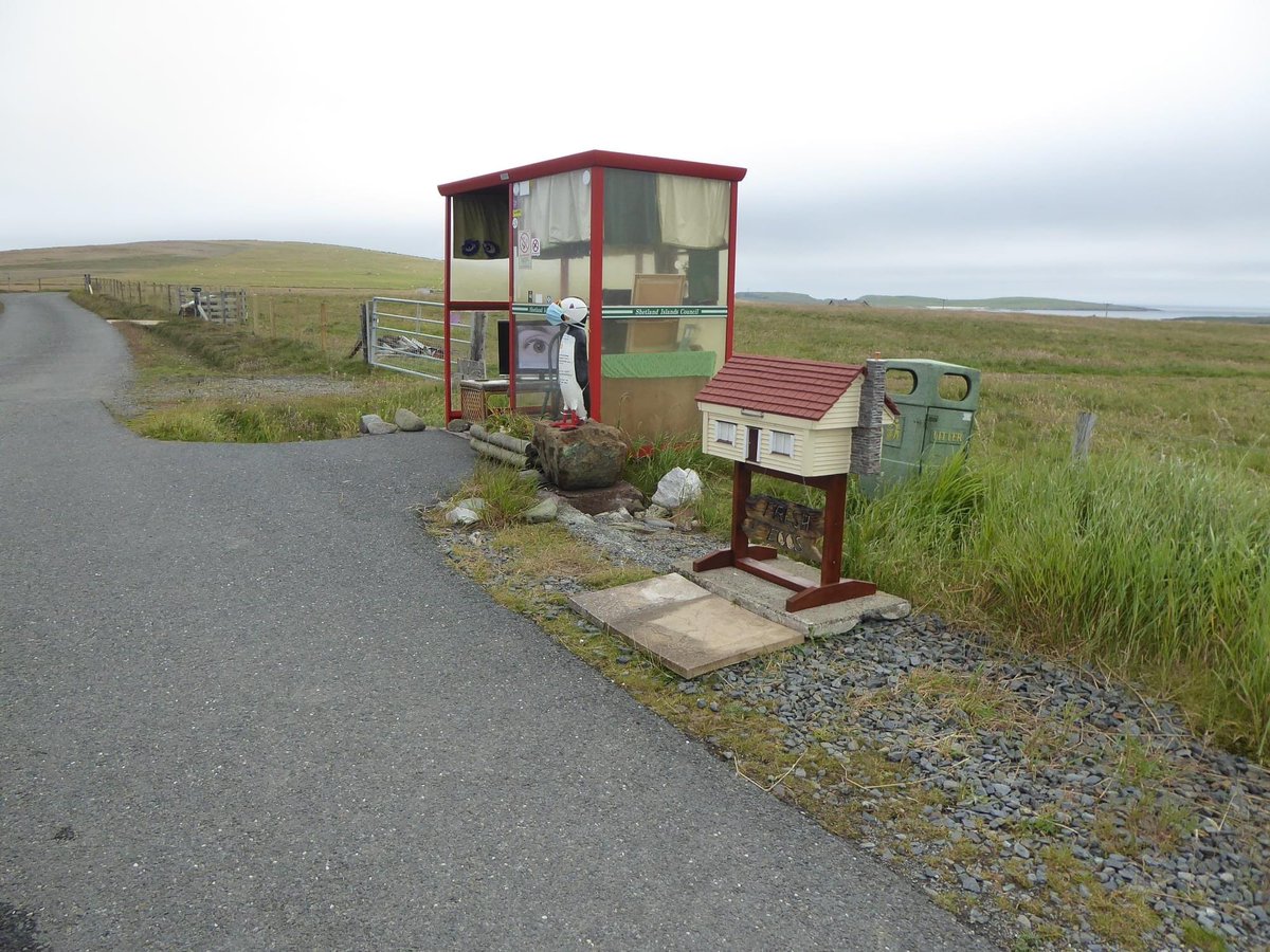 cargocoffee2's tweet photo. @PPansBusShelter shetland has a committee and a telly! https://t.co/9opN1ql34N