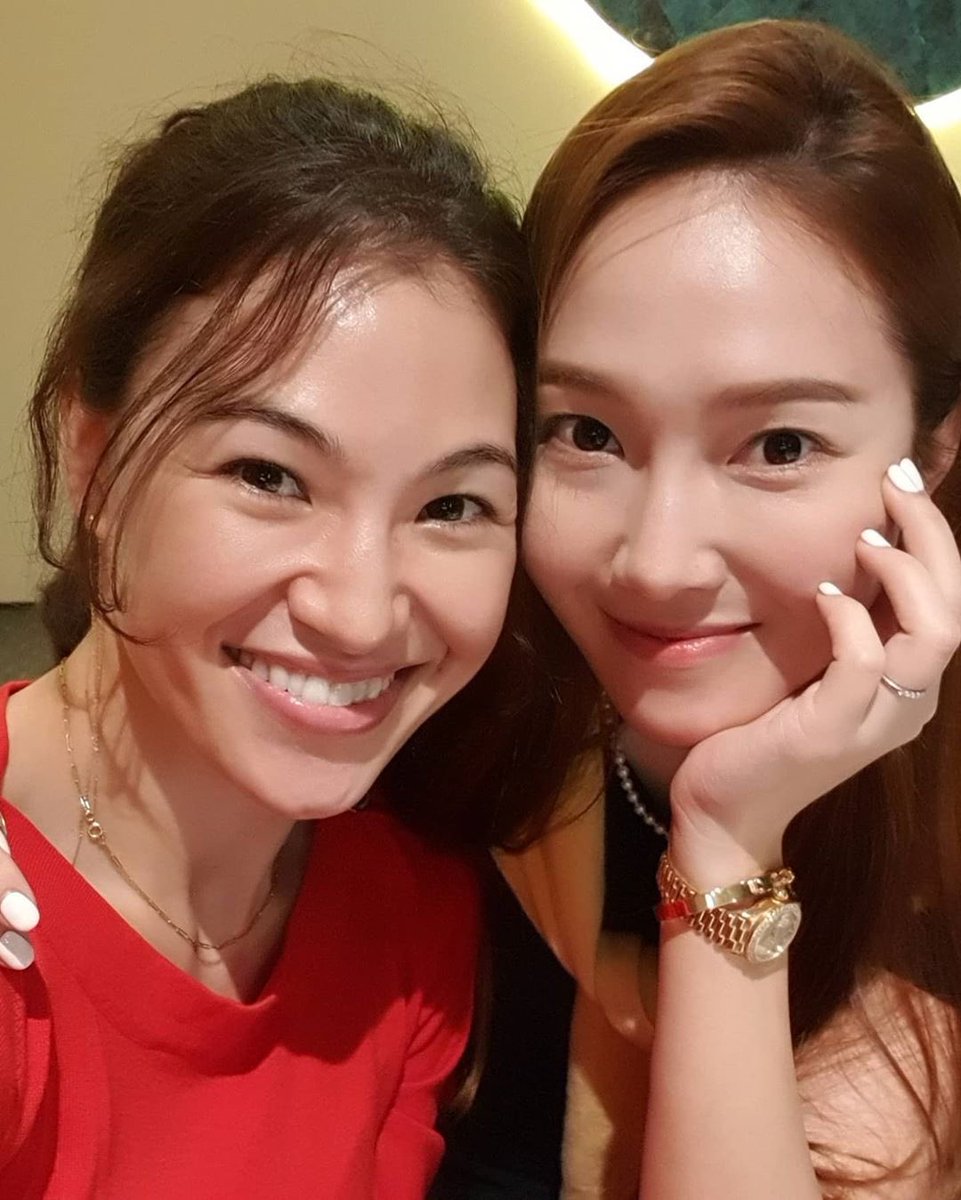 KYRSYJ's tweet photo. Blackpink Jennie had a dinner with Jessica and Olivia unnie?!

jennie: “dinner date with 2 pretty unnies 🖤”

#jessica #jessicajung #jungsooyeon #제시카 #정제시카 #정수연 https://t.co/xz7EyY8t1U