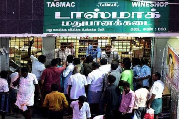 TIL: The biggest retailer in India is not DMart or Future GroupIt's actually a PSU from Tamil Nadu which controls wholesale & retailing of Indian made foreign liquor (IMFL) in the entire state - Over 3.2 billion $ revenue- 7000+ retail outlets A thread on TASMAC 1/