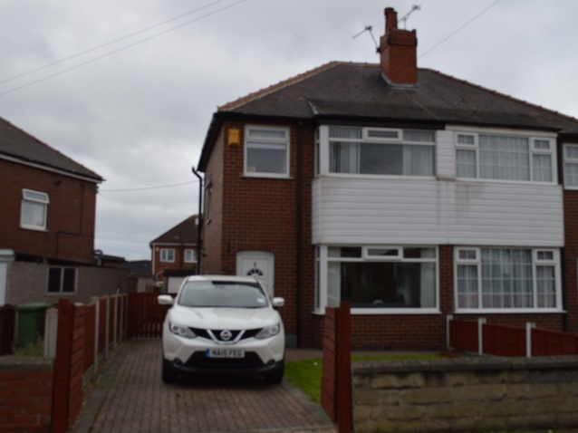 castledwellings's tweet photo. 🏡For Sale: #Stainburn Avenue, #Castleford

This beautifully presented three bedroom semi detached home is in an enviably positioned close to local amenities including the popular Xscape Leisure Complex. 

🌍https://t.co/zNOqoVJMU3 #EstateAgents #ForSale #Property #House #Garden https://t.co/Pm9GIlAJtR