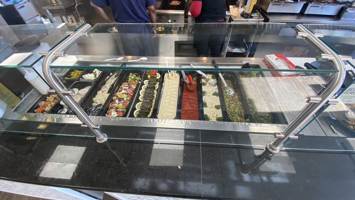 habibi_maz's tweet photo. My Parents just opened up their brand new restaurant in palmetto, if your looking for authentic Mediterranean food from a family who’s been serving the community for the past 10 years please stop by Jerry’s Grill &amp; Bowl https://t.co/jywpBU8GfB