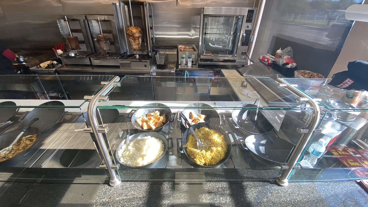 habibi_maz's tweet photo. My Parents just opened up their brand new restaurant in palmetto, if your looking for authentic Mediterranean food from a family who’s been serving the community for the past 10 years please stop by Jerry’s Grill &amp; Bowl https://t.co/jywpBU8GfB