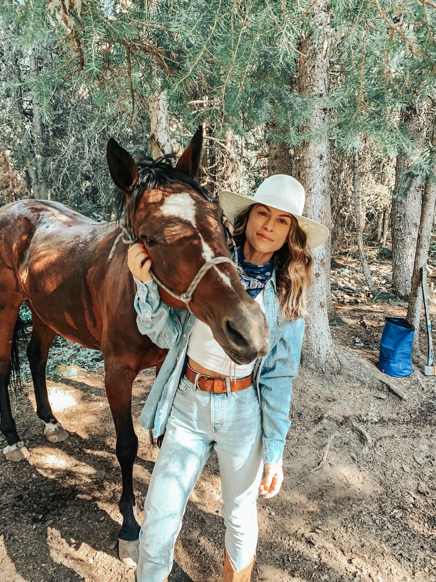 MichelleLeighLifts tweet media