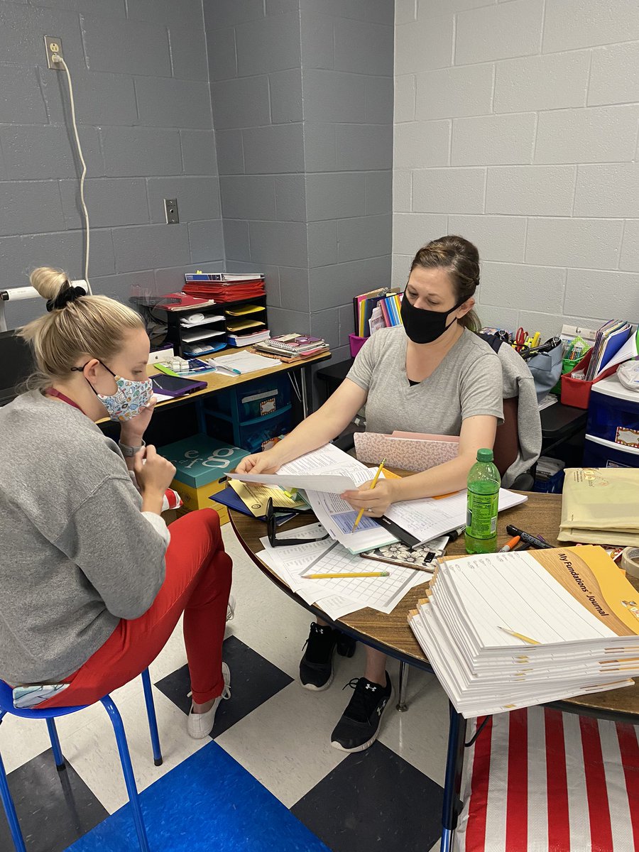 traceygcarson's tweet photo. MES team starting the year strong! We love our students. @MESMustangsTN @co_sumner @scottlangford72 https://t.co/b78HaSdb29