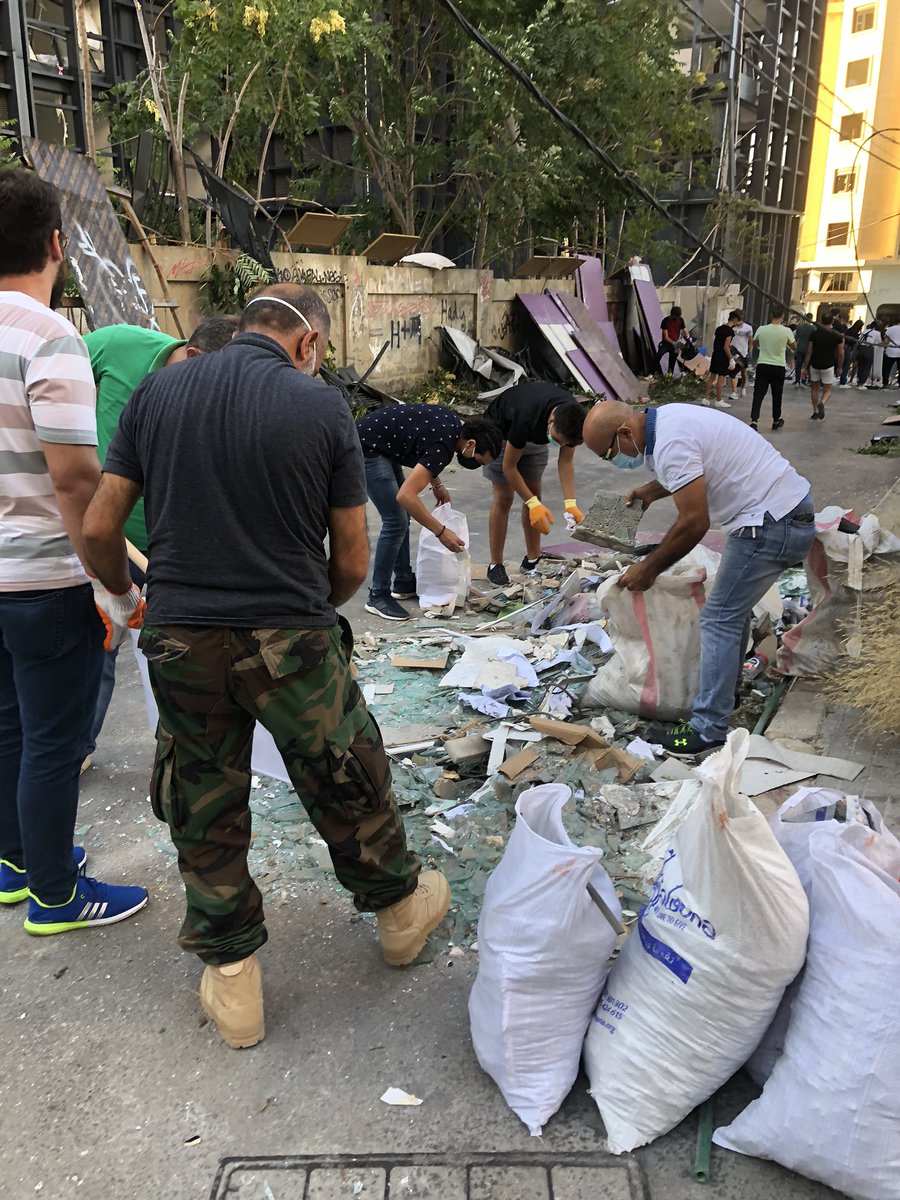 rebeccacollard's tweet photo. Thousands of volunteers from all over Lebanon have come to Beirut to help with the clean up. #lebanon https://t.co/mFibUmbd8q