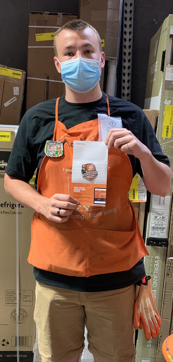 Recognizing Mark with his very first bronze homer badge. Way to go Mark keep rock’n it at the ServiceDesk. @ElmoBermudo @destinykinghd @TaraMartin9_9 @Tiffersmw @bohon_p @AsmDennis