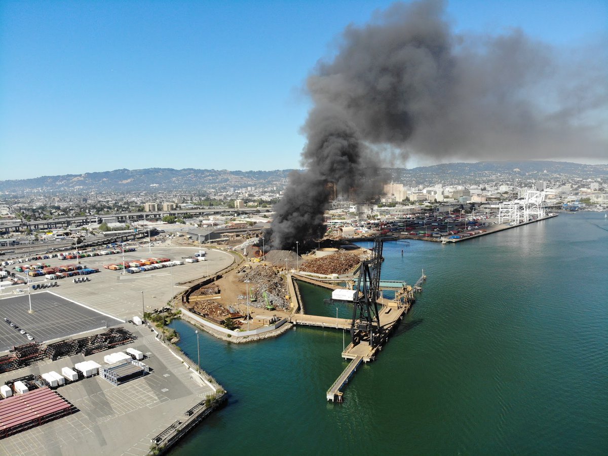 9/16 These materials are left outside, where they can leach into the soil and groundwater, blow offsite, and catch fire. The  #SchnitzerFires are well-known. At least 6 in the past 11 years. 5 since January 2018. Many sending dark plumes of smoke into the sky.