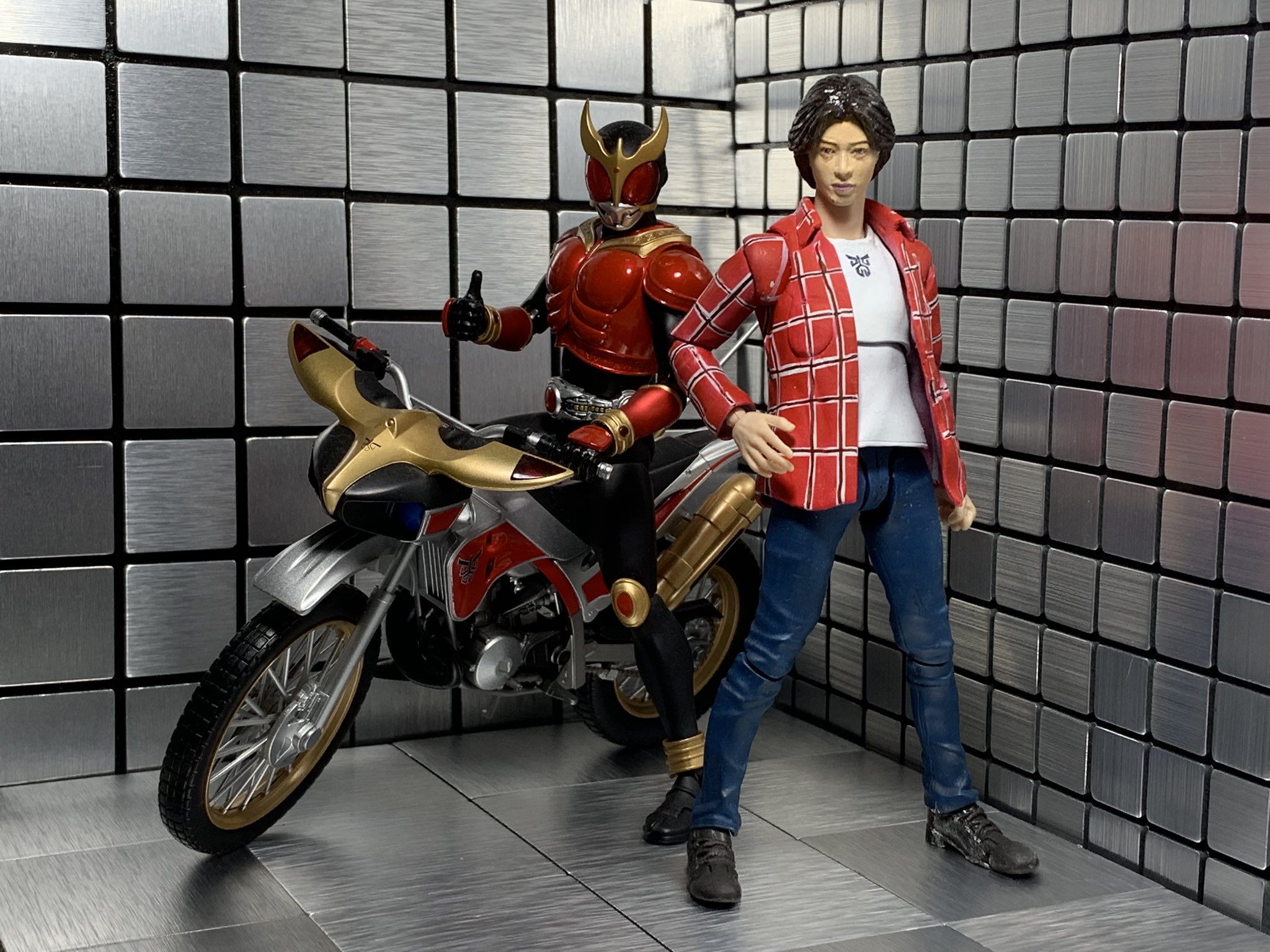 K O タロー 平成ライダー列伝 仮面ライダークウガ 仮面ライダークウガ クウガ オダギリジョー 平成ライダー フィギュアーツ フィギュアーツ写真部 オモ写 Figure 特撮 真骨彫 バンダイの奴隷 100均 メタルタイル ダイソー T Co