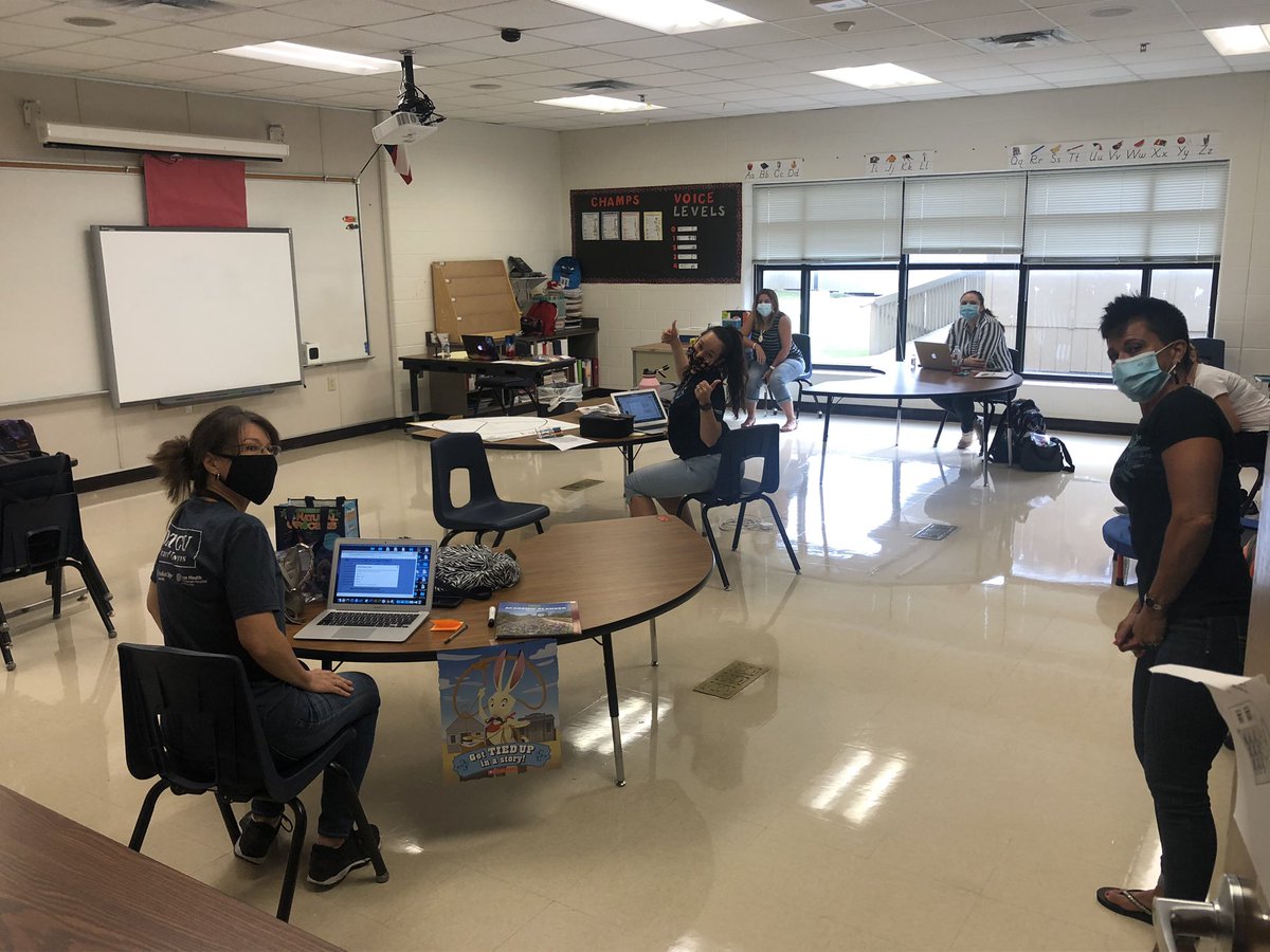 ValdesNativ's tweet image. Thank you Pony Family for a great beginning @LewisvilleES #Ponystrong