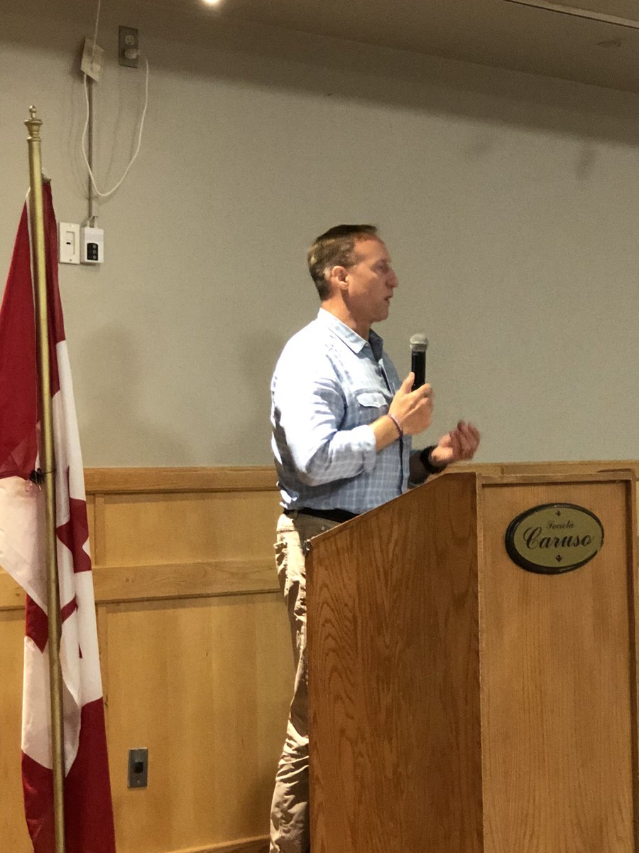 collegeboreal's tweet photo. @PeterMacKay, @CPC_HQ leadership candidate, is in #SudburyON at the moment, and we are here to talk to him about college education, training, services and applied research. #bilingualworkforce @CollegesOntario @CollegeCan #cdnpoli #collegeeducation #CarusoClub https://t.co/bLOd3nE1rd