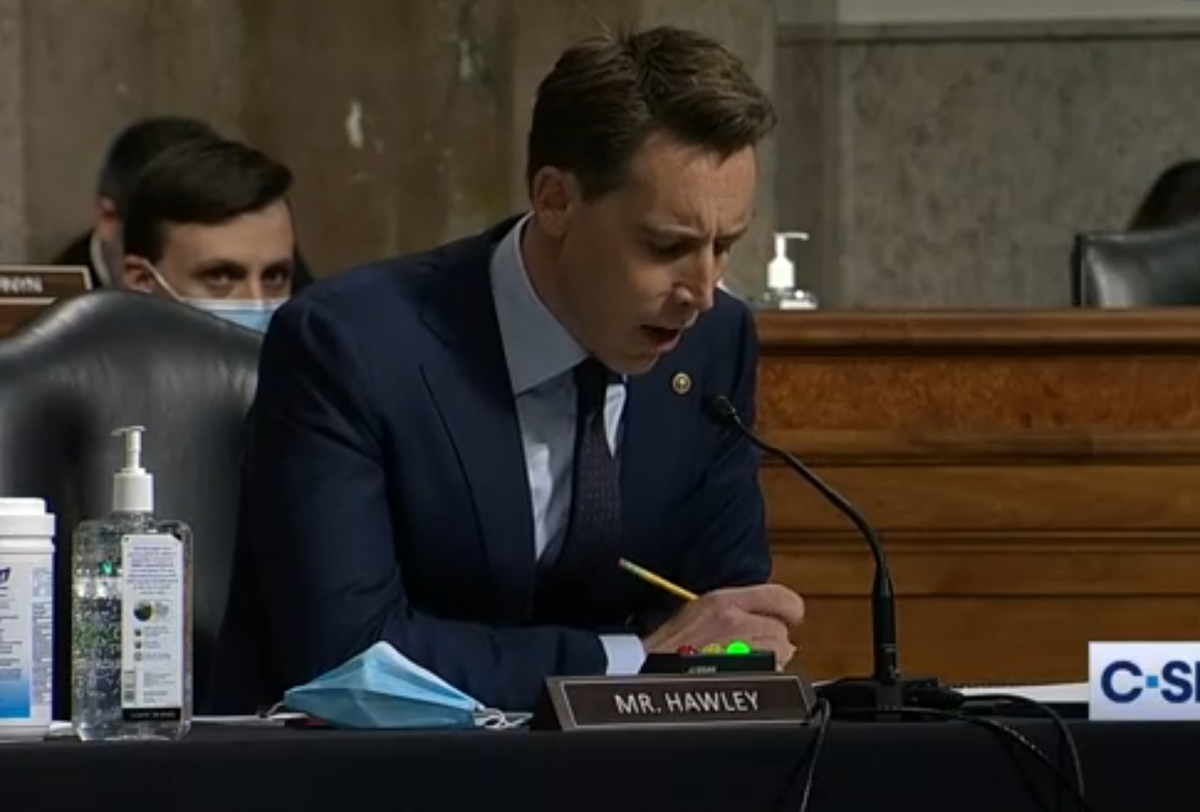 HAWLEY: So YOU READ THE THOUSANDS OF PAGES OF FISA WARRANTS whoa those are really big applications I MEAN HOW COULD THERE HAVE BEEN 7 ERRORS OUT OF THOUSANDS OF PAGES? HA!YATES:HAWLEY: So the FBI DUPED YOU! TO STALK CARTER PAGE!