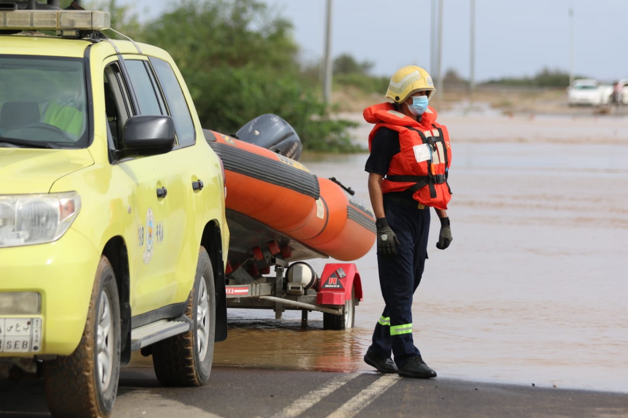 700 people saved and evacuated 11 families in 5 regions of Saudi Arabia
