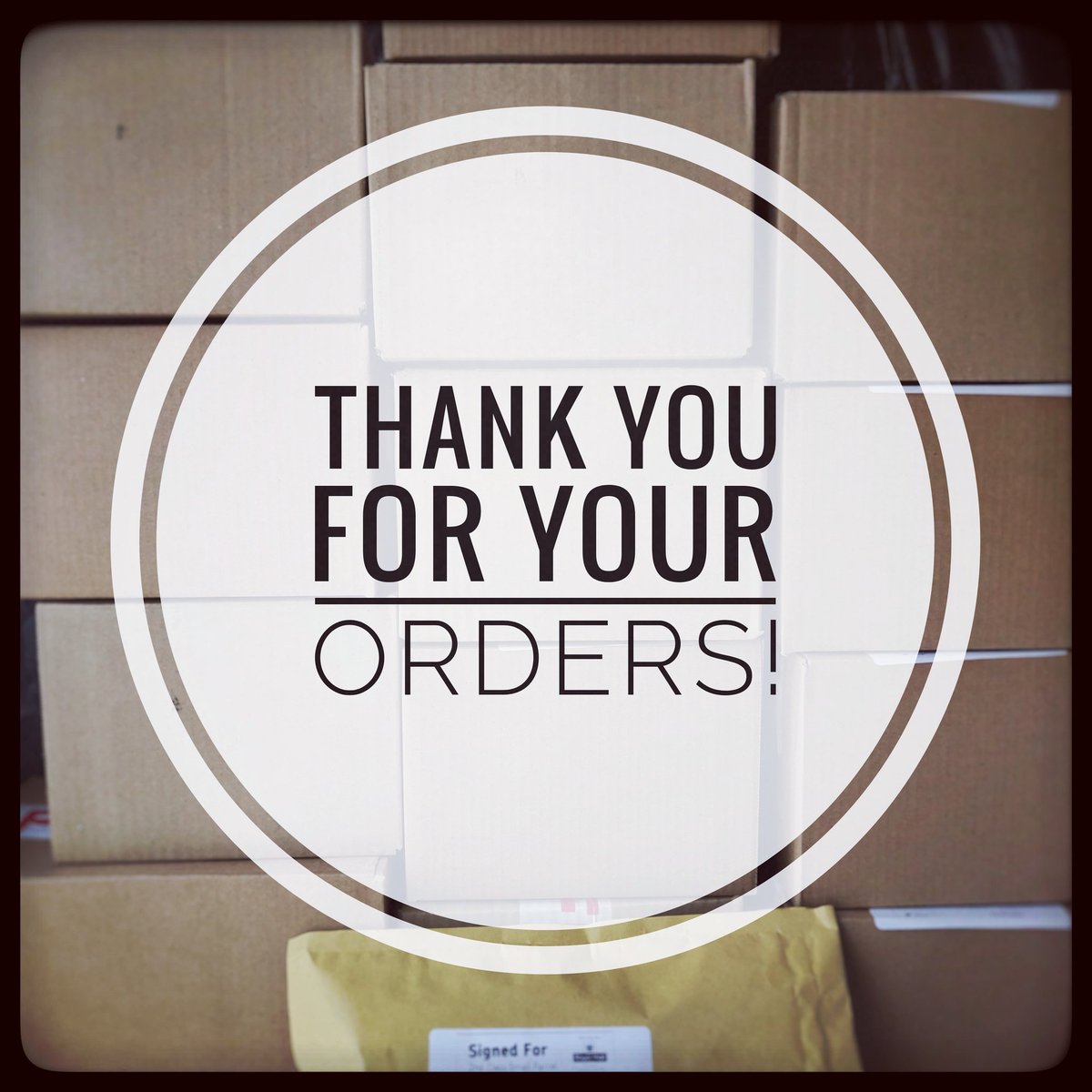 SoMelts's tweet photo. 🌼THANK YOU🌼 All your orders are packed and will be dispatched tomorrow morning!  New customers thank you for trying us out! Returning customers, Thank you for supporting us and sticking with us through this journey ☺️ we will keep making wax aslong as you lovelys enjoy them! https://t.co/S3BnGn6KbS