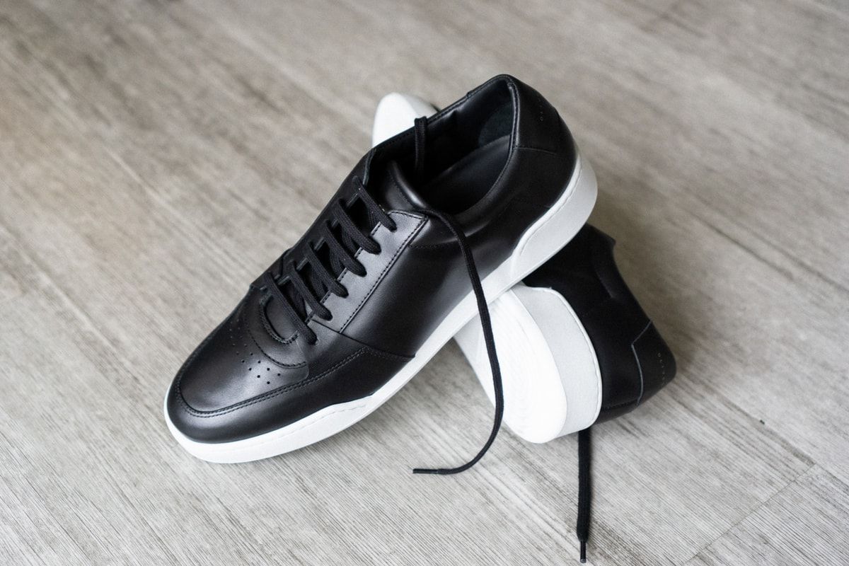 I’ve enjoyed getting to know Minimalist luxury leather sneaker startup <a href="/OliverCabell/">Oliver Cabell</a> and founder Scott Gabrielson. OC just dropped an iconic, 1980’s-inspired low-top leather sneaker. See it here: modernfellows.com/oliver-cabell-…