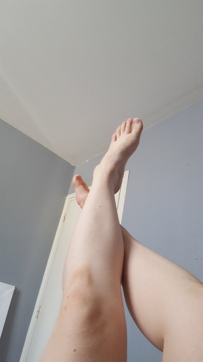 FeetzPics's tweet photo. Selling feet pics 🌸 DM for Prices and Requests 🌸💕 #feetpics #feetforsale #footfetish #sole #solelover #feetlover #new https://t.co/WvZAvDlCVr