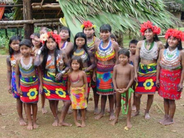 1) Chorotegas: These people are originally from southern Mexico. It is said they arrived in Central America 2k yrs before the colonizers. They settled in the pacific of Honduras, Costa Rica, & Nicaragua. The language is Chorotega.