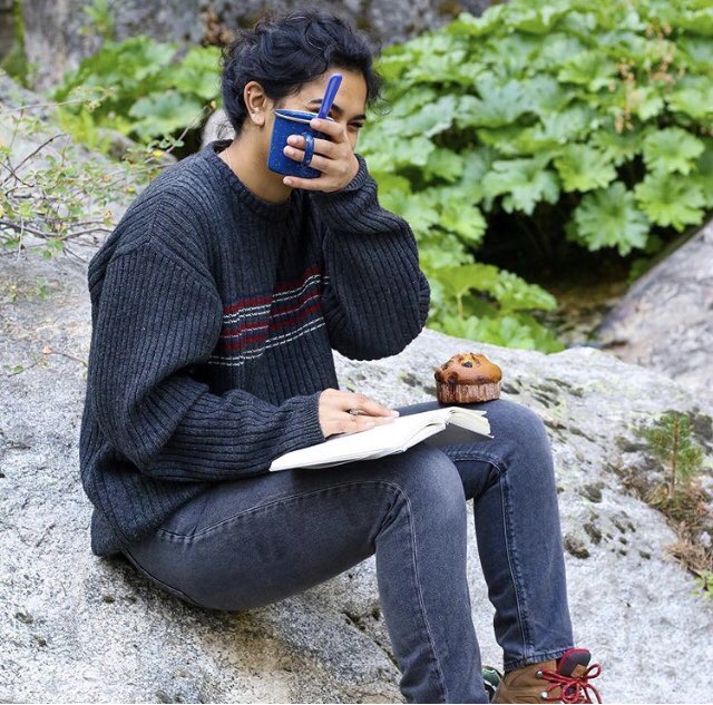 Hoy alas 3:15 pm PT en SSIp Show tendremos a <a href="/aryanatarajan/">Arya Natarajan</a>. Ella es una artista que diseño el logo de SSIp show y a echo varios dibujos de especies marinas y más. Únete en esta entrevista para aprender de su experience como comunicadora de ciencias y más: bit.ly/2PunEoG