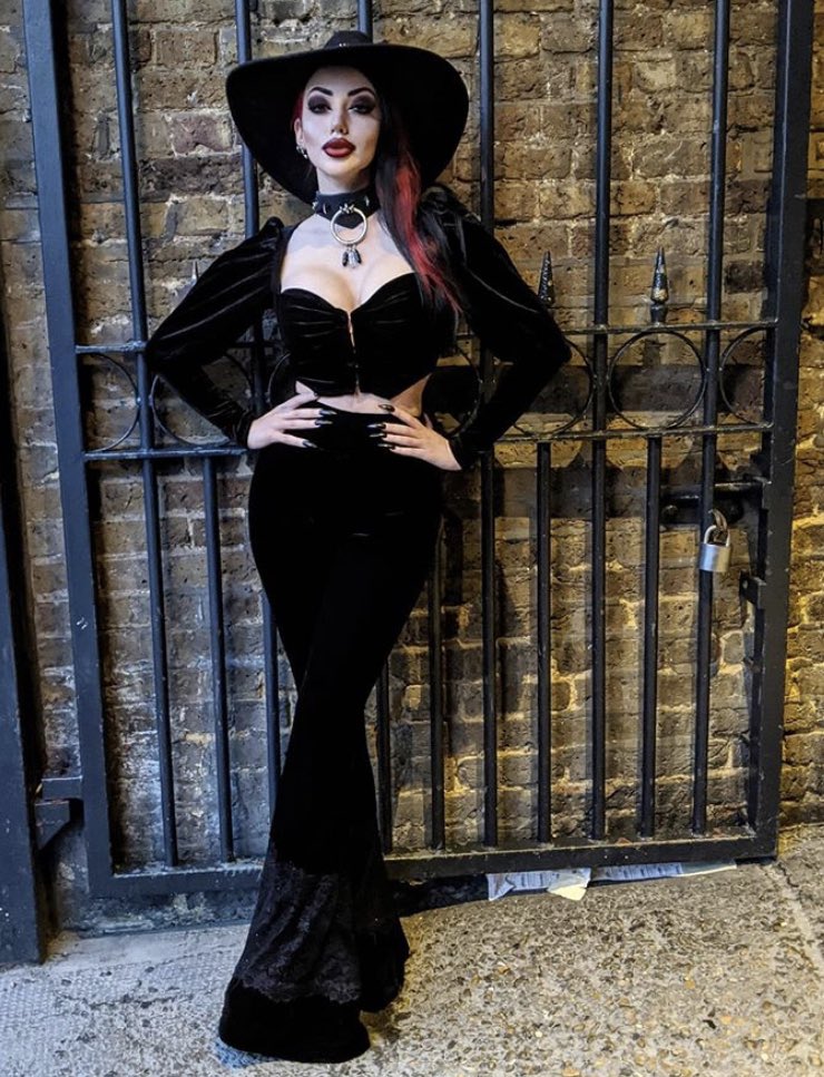 gothiccatfish's tweet photo. ❤️FREE TASK❤️
get me to 300 followers by the end of this week 
rt and like ♻️♥️

#catfish #catfishaddict #catfishfindom #catfishdom #catfishfetish #catfishgoddess #catfishkink #ripoff #scam #scamfetish https://t.co/uXaHFsL3vX