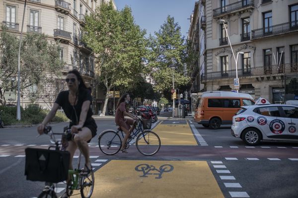 Even for cities that didn’t previously have long term plans for cycling infrastructure, it’s fairly easy to repurpose roads for cyclists.Read the full story about Barcelona’s transformation here   https://trib.al/8LLEbdb 
