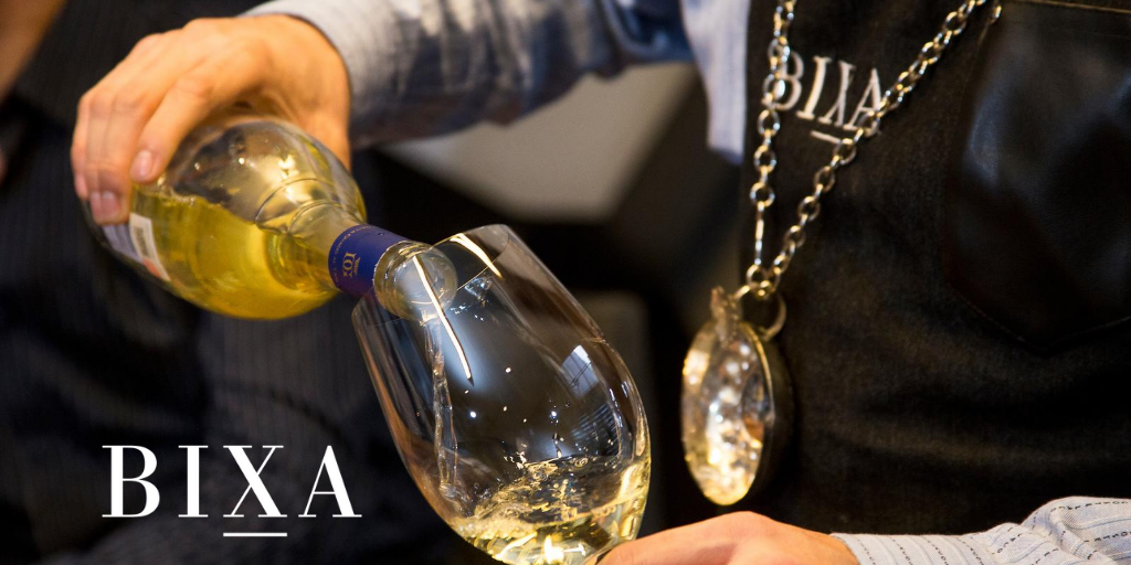 No te pierdas la experiencia de poder catar nuestros vinos de la casa.🍷🍇

Nos vemos este 18 de Agosto.

👉🏻Reserva tu lugar: 
📞Teléfono: 462.626.77.69
📱Whatsapp: 462.307.41.44

#Vino #Wine #Sommelier #FamiliaBixa #ExperienciaBixa #Irapuato #Guanajuato