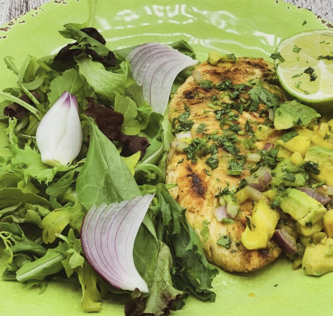 DoUCook_'s tweet photo. Who doesn't love chicken? It has such a classic taste and is delectable if cooked until perfectly tender! Chef Chris's Grilled Chicken w/ Avocado Pineapple Salsa is one of our favorite high-protein dishes. 🍗#HealthyIsNewYummy #DoUCook #NJ #NJEats #CentralJersey #JerseyFood #yum https://t.co/r6a8Hipgti