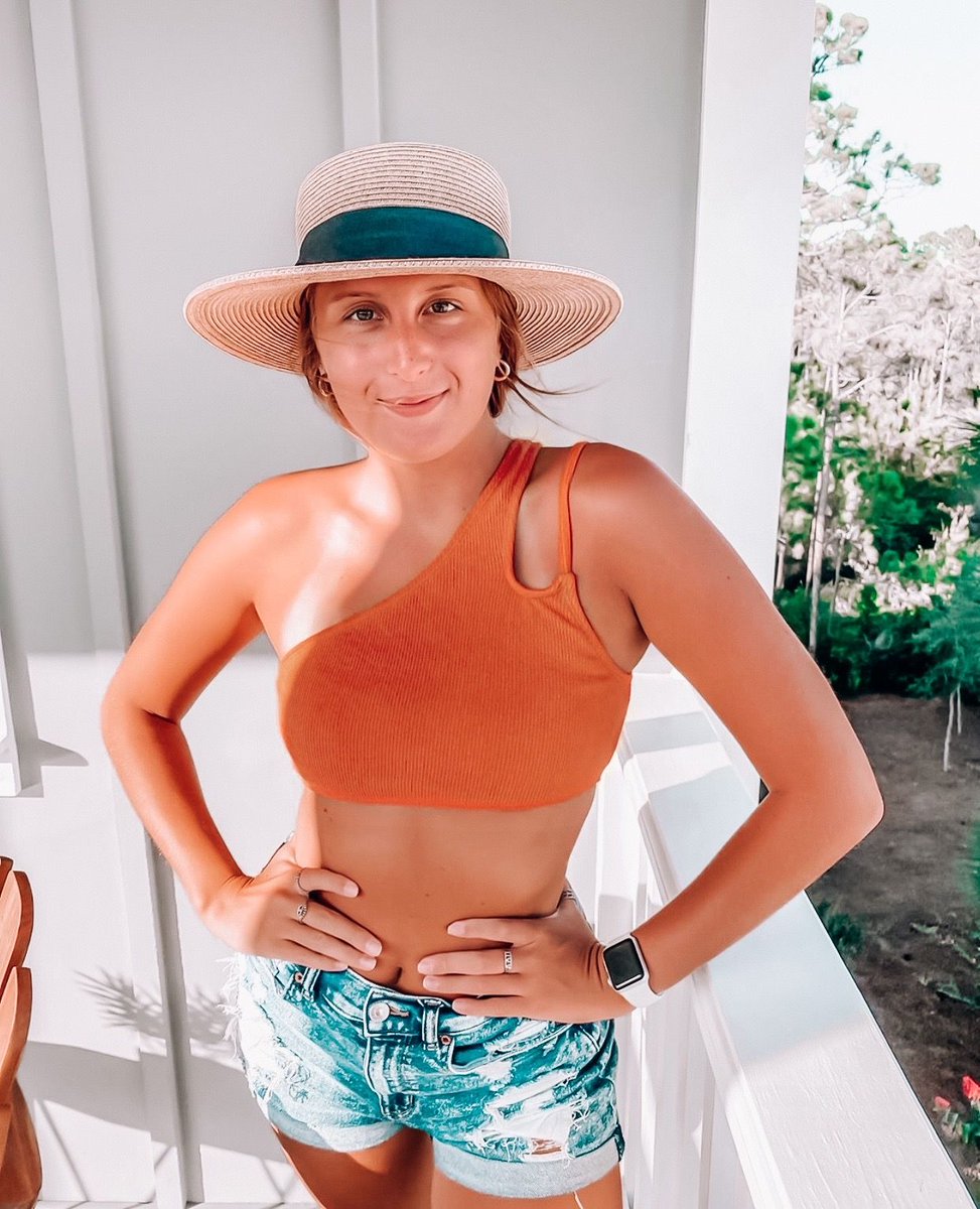 Living for Taylor's radiant confidence this WLFEO Wednesday! You are glowing, sis💫  #uwf24 #uwfadpi