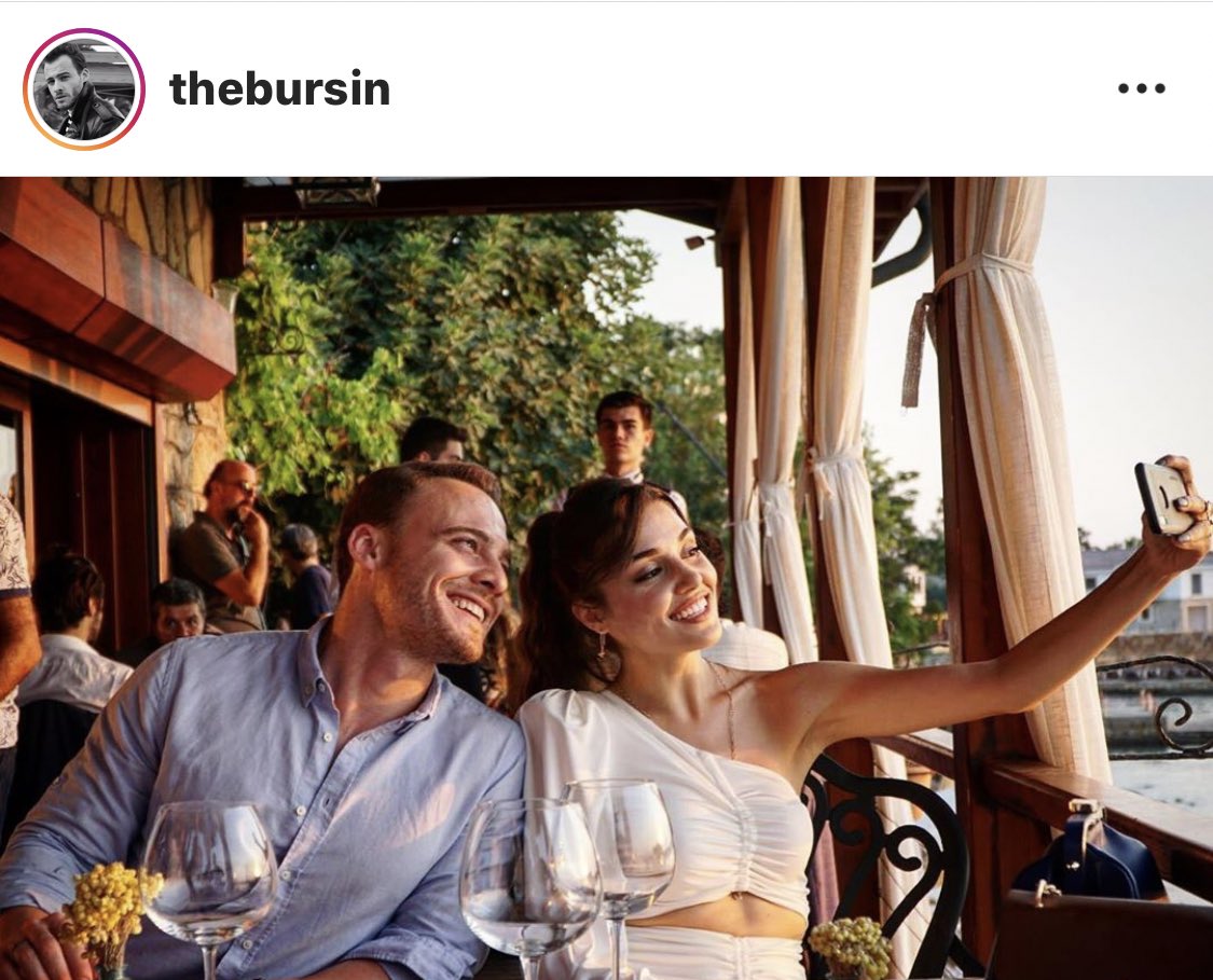 tvgundemi1's tweet photo. #HandeErçel ve #KeremBursin’den ard arda gelen paylaşımlar...Dizilerinin reklamlarını sosyal medyalarından çok güzel yapıyolar bu da reytinglere yansıyacaktır.Aynı Yasak Elma oyuncularının yaptığı gibi kimi oyuncular dizilerinden hiçbir şey paylaşmazken HanKer’e helal olsun ❤️ https://t.co/SjtDpXnMHr