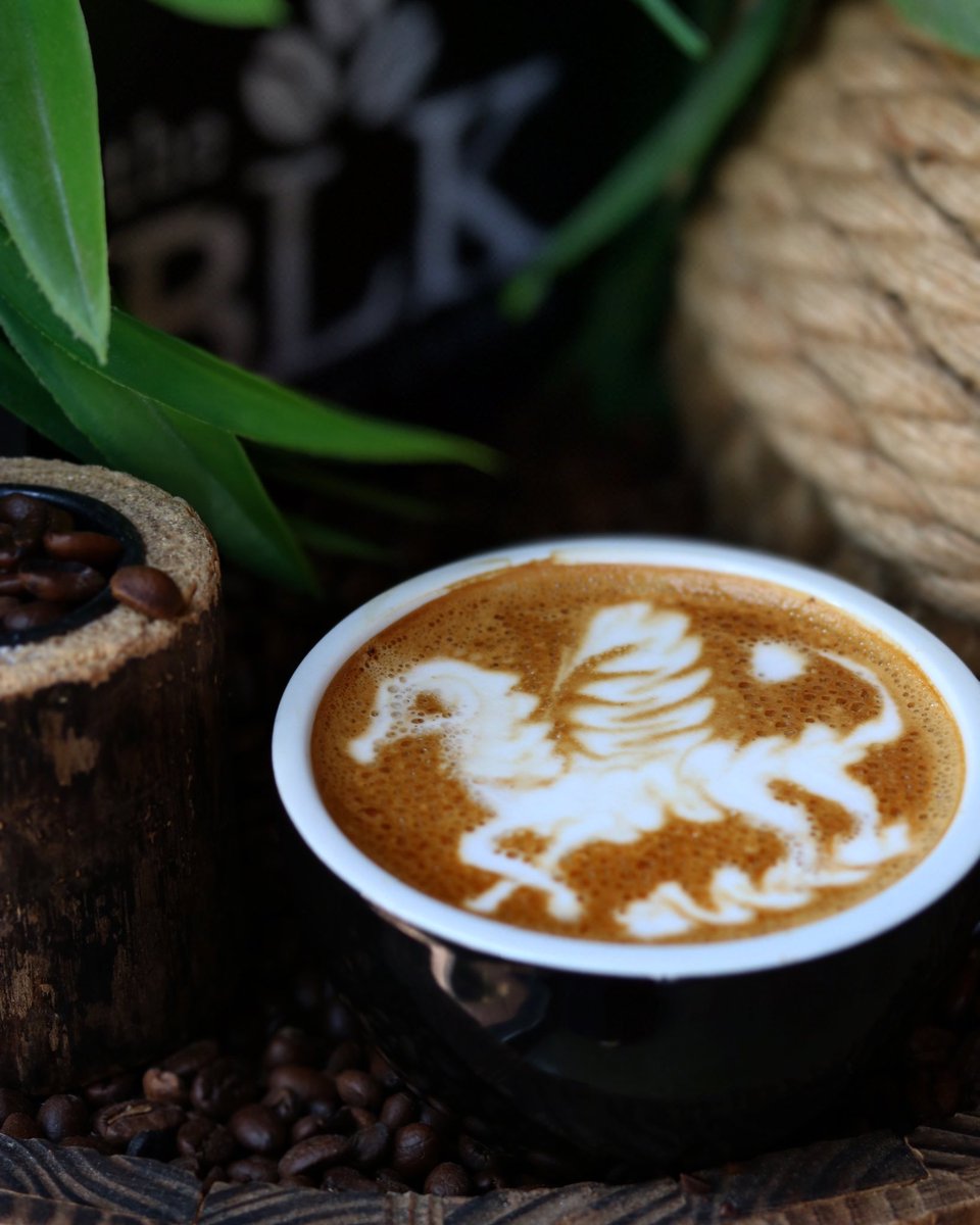 يافرحتي بقُربك ويافرحة أيامي معك.🖤