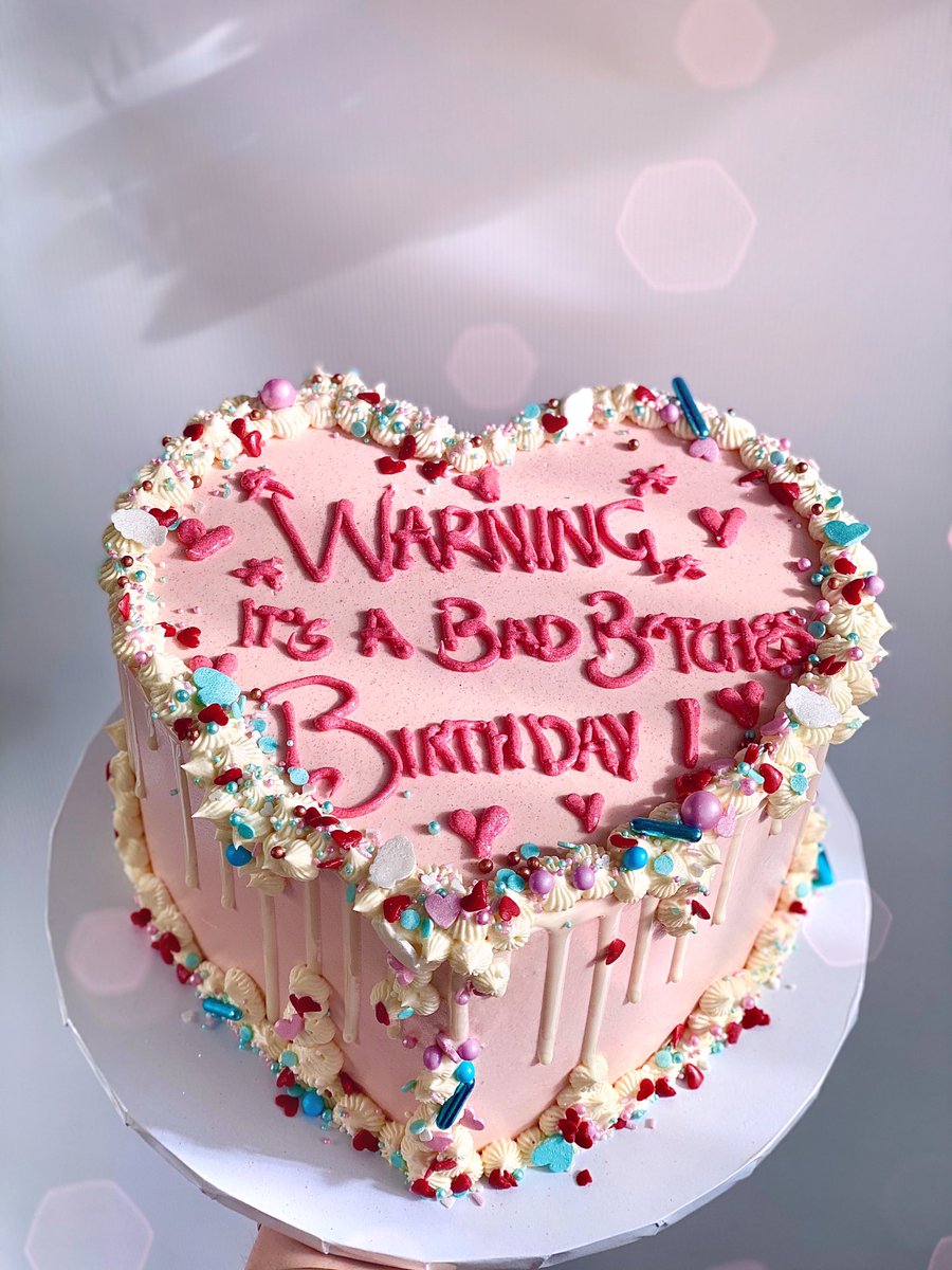 pashmk's tweet photo. Always wanted to make one of theseee type of cakes so I made it for my girls birthday 🥺❤️💞I was Inspired by ma American cake sis @notnajz https://t.co/g9CO3O1xJN