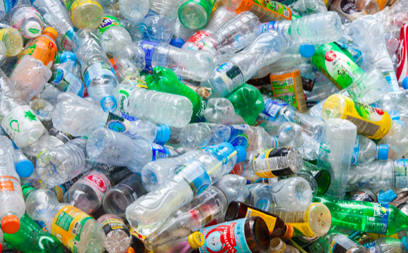 En entrevista para #AllYouNeedIsLab, la académica <a href="/usach/">Universidad de Santiago de Chile</a> y directora de <a href="/LABENCHILE/">LabenChile</a>, Dra. María José Galotto señaló que con la nueva ley de no más plásticos en Chile: “la idea es eliminar la mayor cantidad de plástico residual"

➡️ bit.ly/MaJoséGalotto