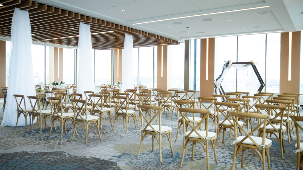 OTPopUpEvents's tweet photo. With stunning panoramic views, your ceremony and reception space will be stunning from every angle. Like this look? Book your 2020 wedding at TwentyTwo at the Westin today https://t.co/GhPcV9KgEP https://t.co/AboA9j8GgD