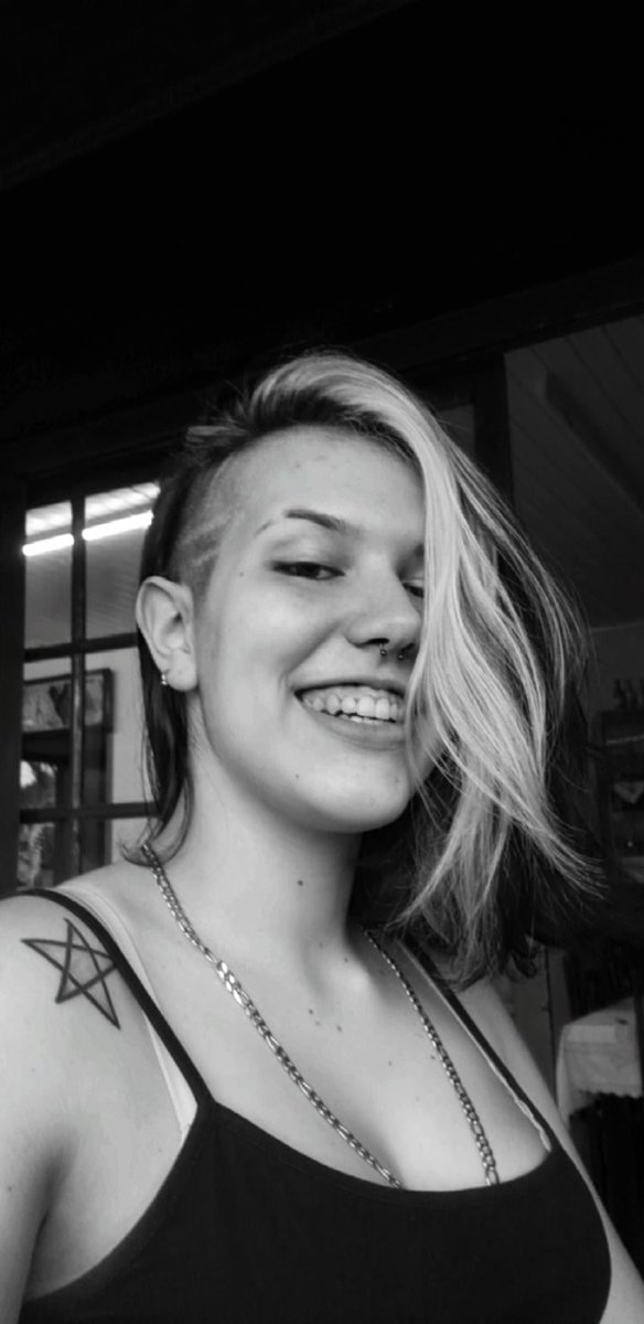 sz_garciaa's tweet image. oi quer namo?
#LGBTQnaoTemPaz