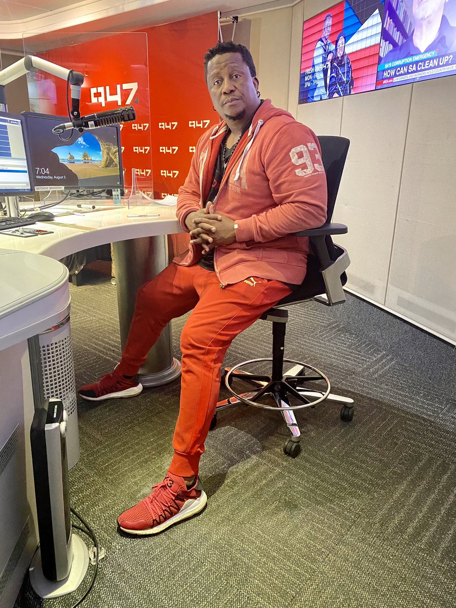 DJFreshSA's tweet photo. #LightSAred https://t.co/IYBCnmbtac