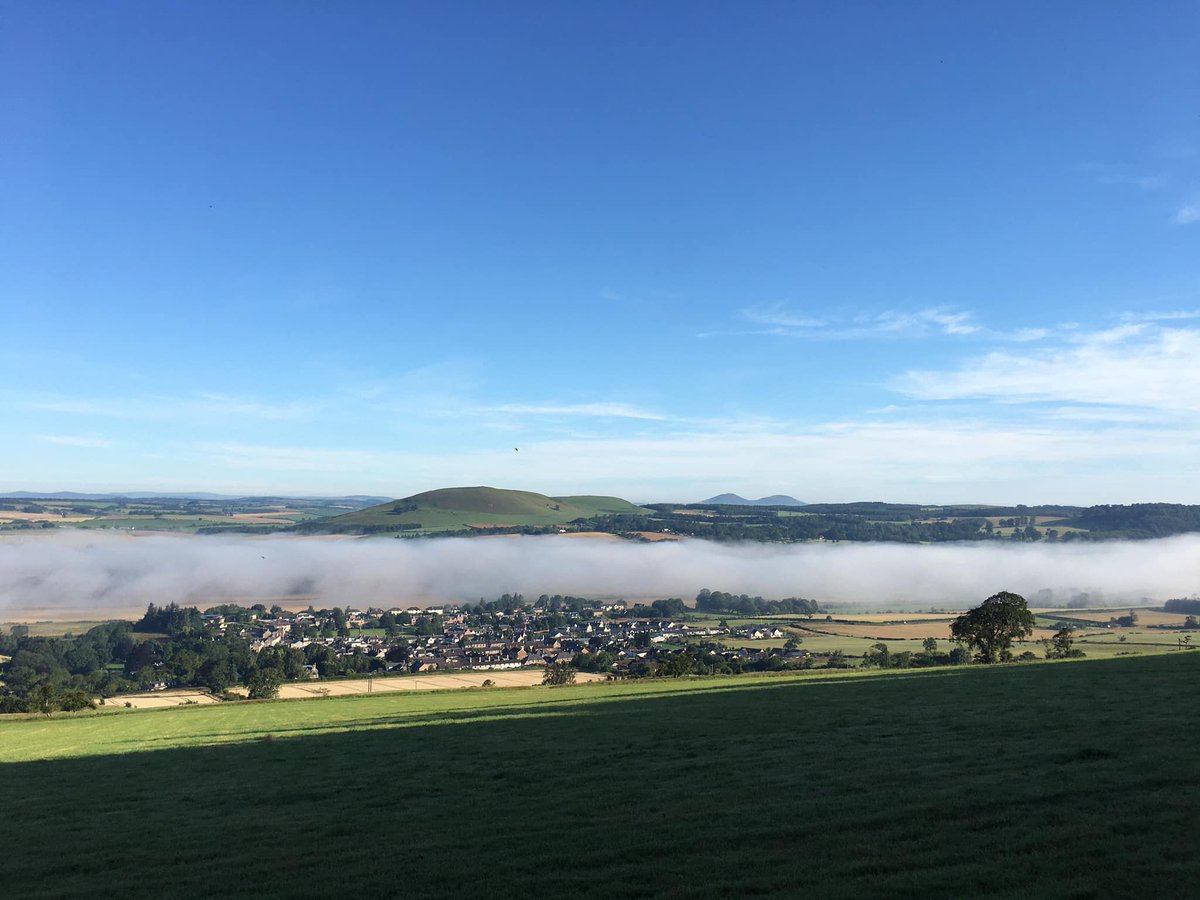 DenholmVillage's tweet photo. Land of the long white cloud! Not New Zealand but Denholm Village 😆 taken last week 📷David Sanderson #teviotvalley #riverteviot #mintohills #denholm https://t.co/r52UV1sYYL
