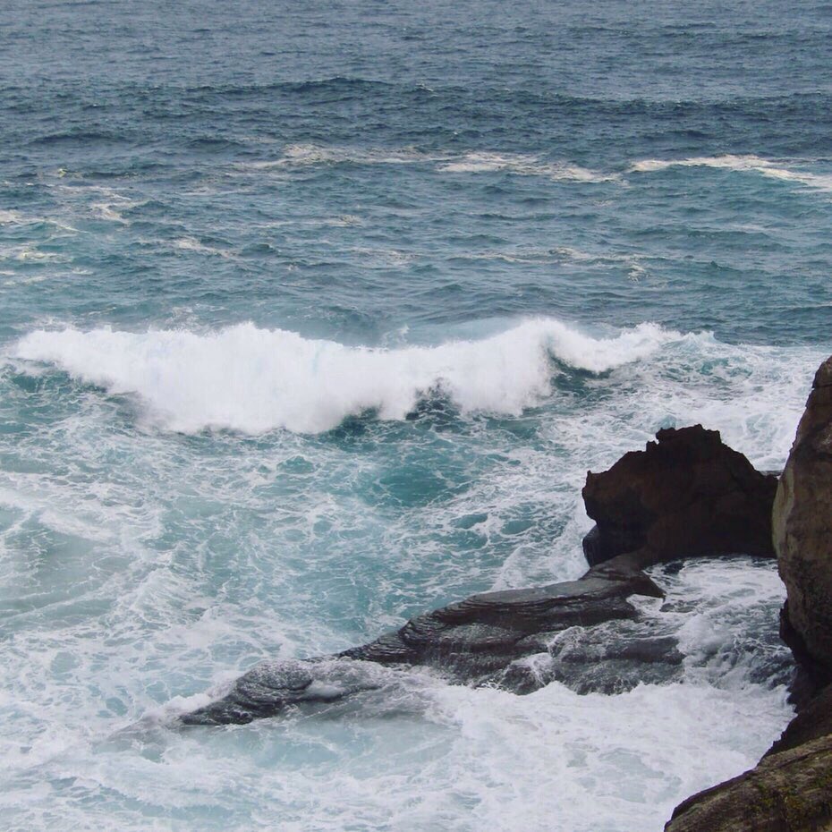 _wingsandwaves_'s tweet photo. #WaveWednesday…Winter waves at Robberg Island’s beloved “Mermaid Pool”…#waves #ocean #sea #coast #plettitsafeeling #robberg #TravelChatSA #highseas #stormyseas #swells #plettenbergbay #plett #gardenroute #westerncape #southafrica #imreallyamermaid #mermaidlife #sirenlife https://t.co/i6JfSx25BM