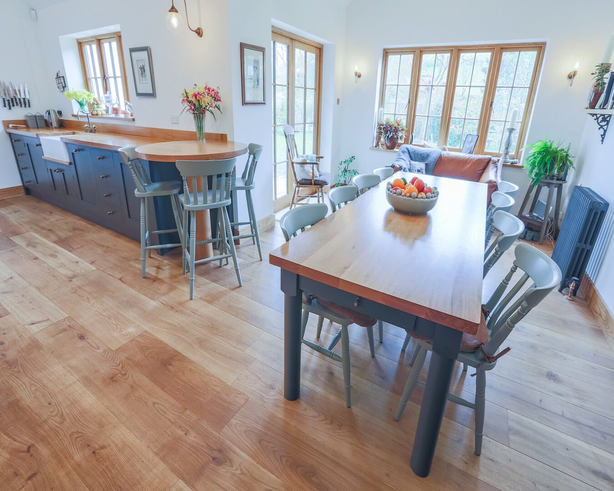 This kitchen deserves another post 😍
🔨
🔨
🔨
🔨
#solidwood #kitchen #furnituredesign #bluekitchen #blue #farrowandball #woodenworktops #dining #table #belfastsink #bespoke #lovedesign #kent #canterbury #folkestone #ashford #deal #london #surrey #kitchensofinsta #design #wood