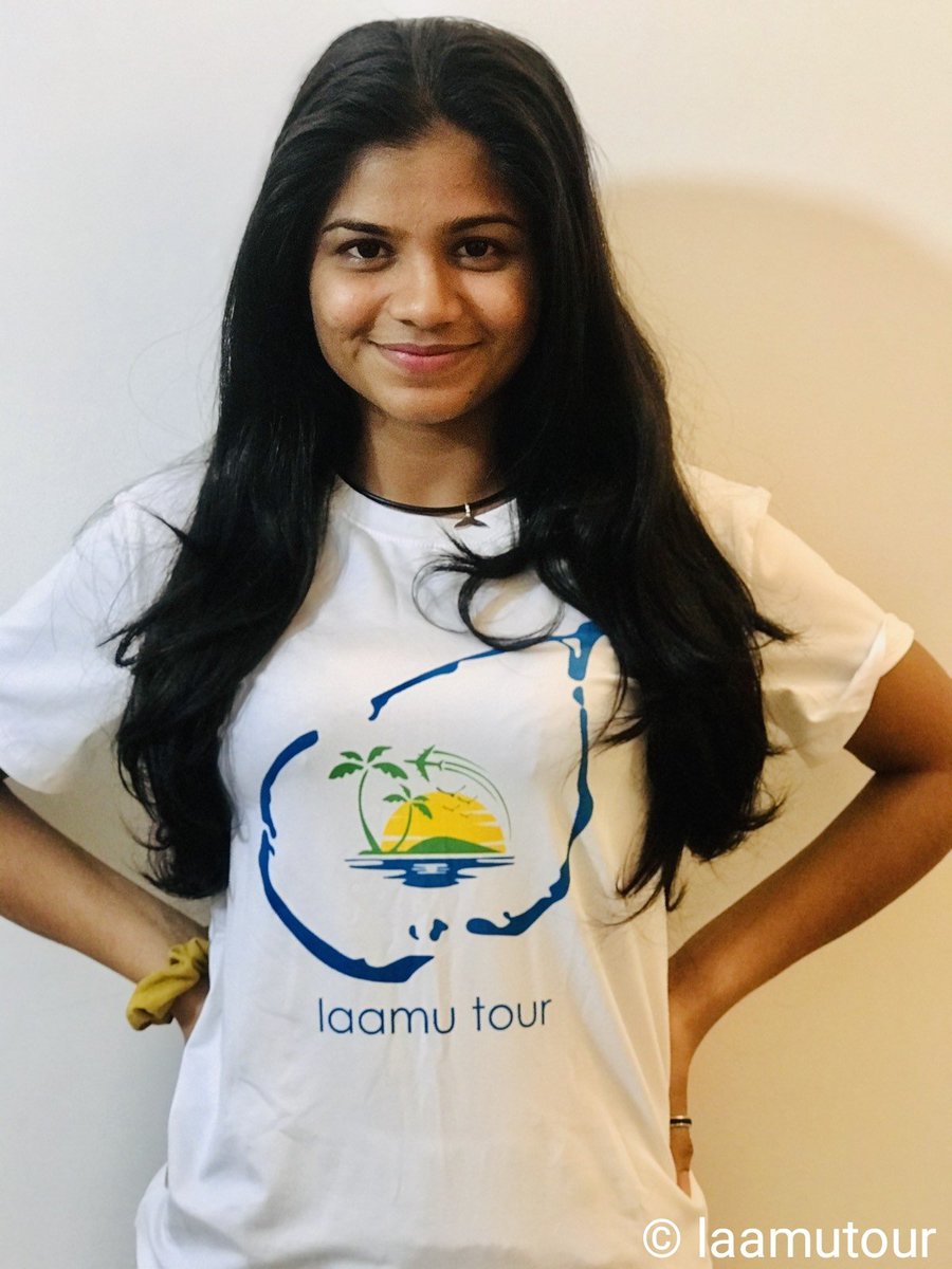 Laamutour's tweet photo. ލާމުޓުއާރ އެމްބެސެޑާރގެ ހާއްސަ ޓީސާޓް 2020 އޮގަސްޓް 15 ނިޔަލަށް އެންމެ މަތީ އަގެއް ދެއްވި ފަރާތަކަށް ހަދިޔާކުރުމަށް ހުޅުވާލުން!
✨👸🏻 sshifaa.__
#NewNormal #LaamuTour #VisitMaldives https://t.co/GxIkQpp2hQ