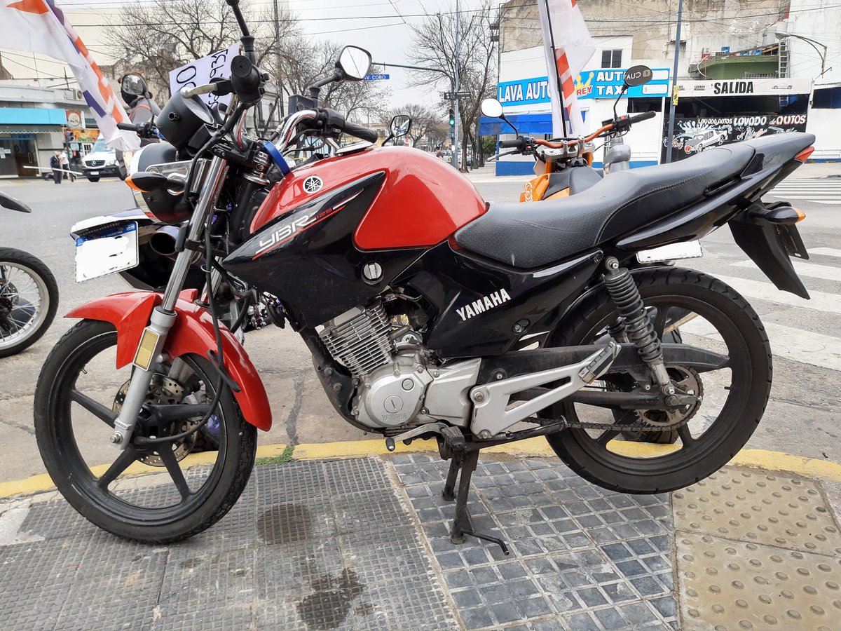 luuanamartin's tweet photo. Se vende Yamaha YBR 125 2017, cualquier consulta al 1563622931, si me ayudan con un rt les agradecería 🙏🏼 https://t.co/EAmmVPOIYZ