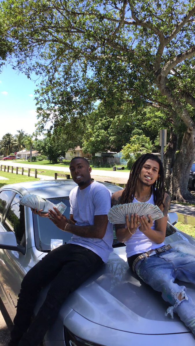 YB⛽ tweet media