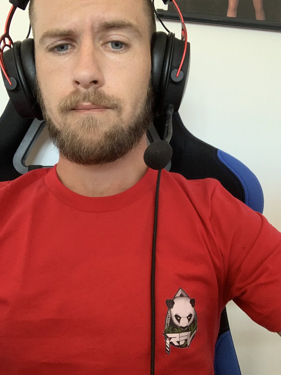 RiTaL999's tweet photo. t-shirt ReV est arrivé!! 💪🚨un grand merci à @OneXWear 🥰📢🎮 https://t.co/YcxhmyRPPV