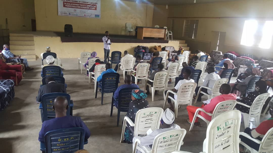 leads_nigeria's tweet image. #CorruptionmustGo
Mosiah Avong sensitizing community persons on CDC and community score cards @macfound @calped4devt @h4ccinitiative @PhilipYatai @ojonumi123 @EWEI1 @SakoRebecca