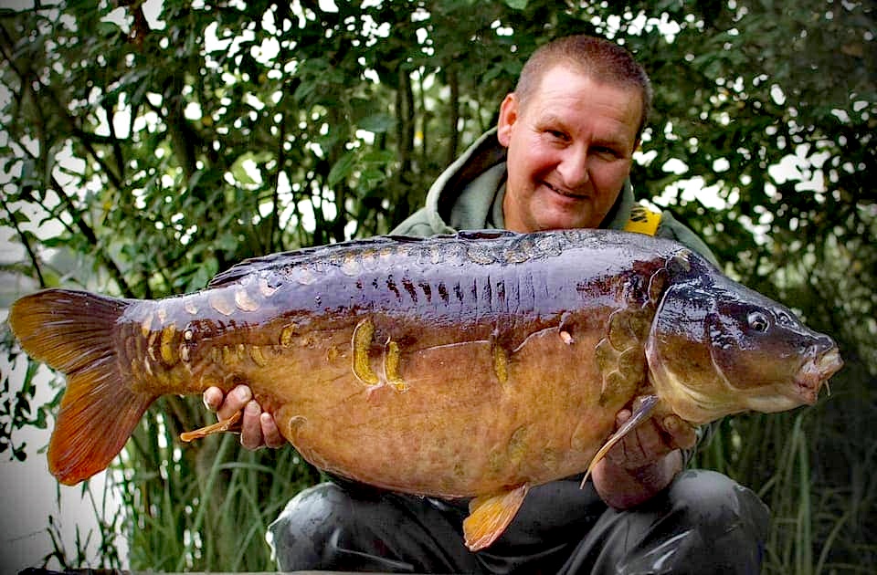 DynamiteBaits's tweet photo. Derek Baldwin laid down a bed of washed-out, CompleX-T boilies and tempted this pearler of a specimen at a PB 39lb 14oz. One of Blackthorn Fishery's top specimens. Well done Derek!
#ComplexT #DynamiteBaits #blackthornfishery #carpfishing #carping #appleslice #carp #angling https://t.co/99Iq8p36G7